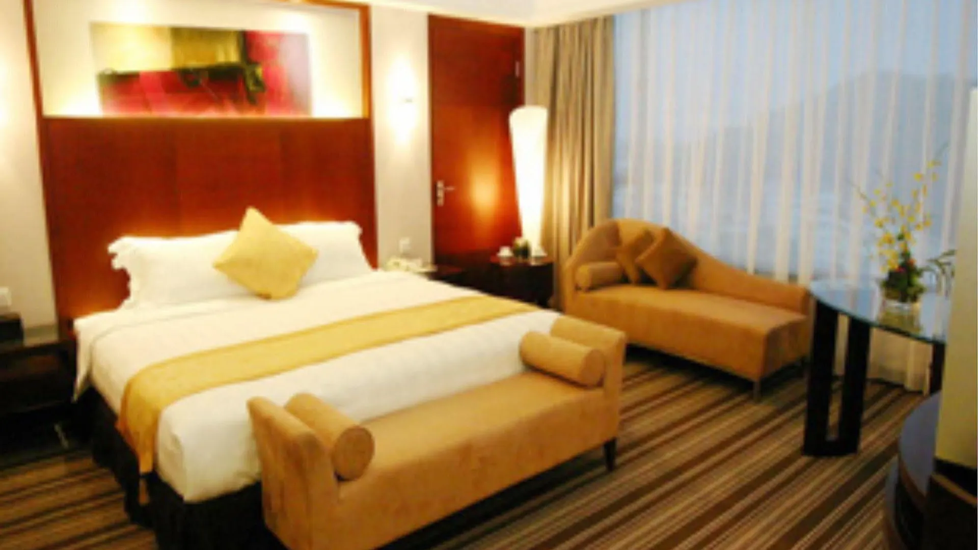 Star City Hotel Zhuhai 4*,