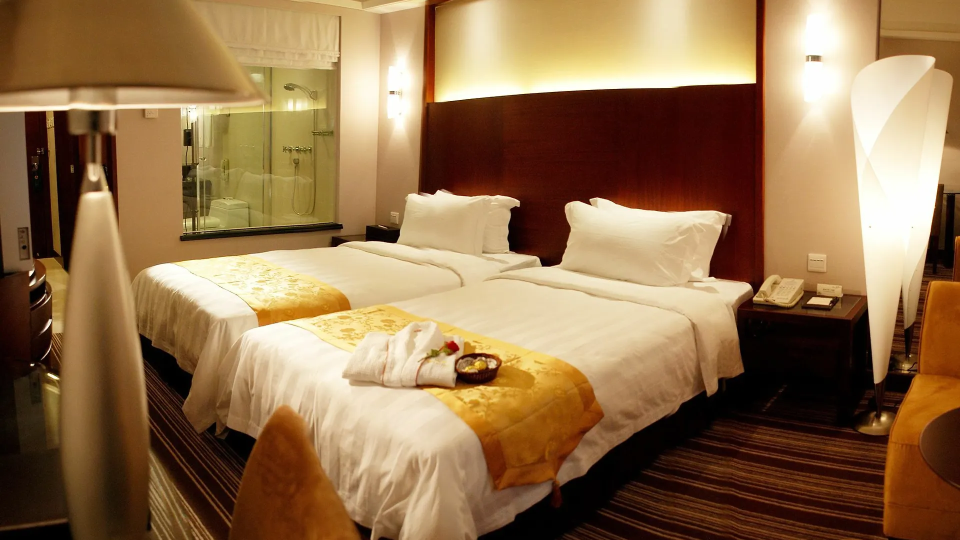 Star City Hotel Чжухай 4*,